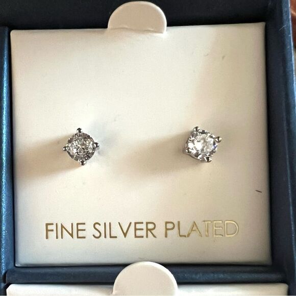 NIB Silver plated faux diamond pendant, necklace, and earring set~ moissanite CZ - Picture 4 of 6